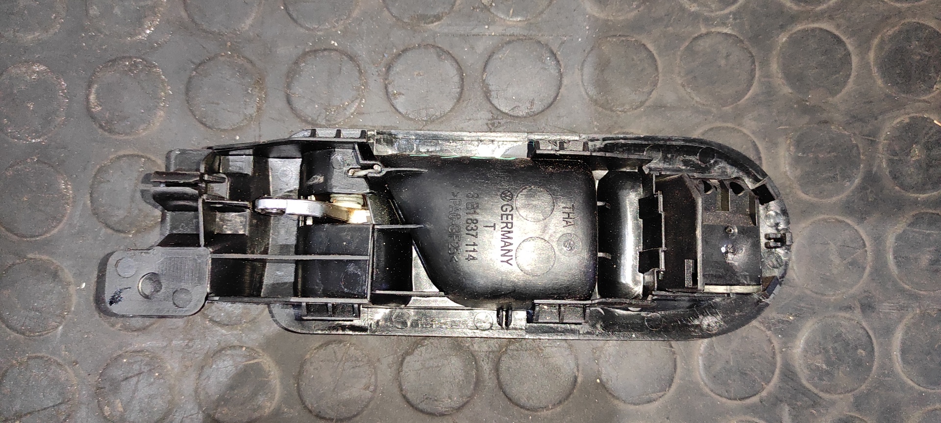 MANETA INTERIOR DELANTERA DERECHA VOLKSWAGEN GOLF IV BERLINA (1J1) - vista 3