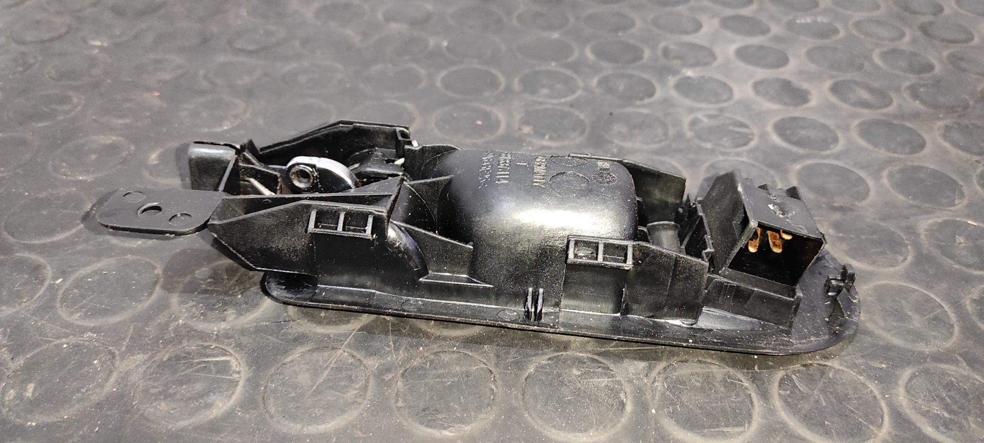 MANETA INTERIOR DELANTERA DERECHA VOLKSWAGEN GOLF IV BERLINA (1J1) - vista 2