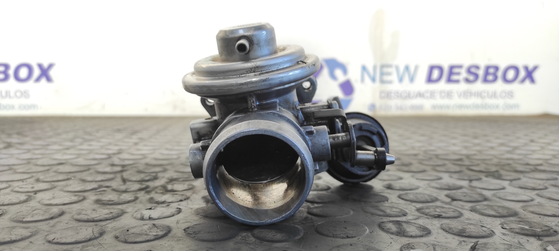 VALVULA EGR VOLKSWAGEN PASSAT BERLINA (3B3) - vista 2