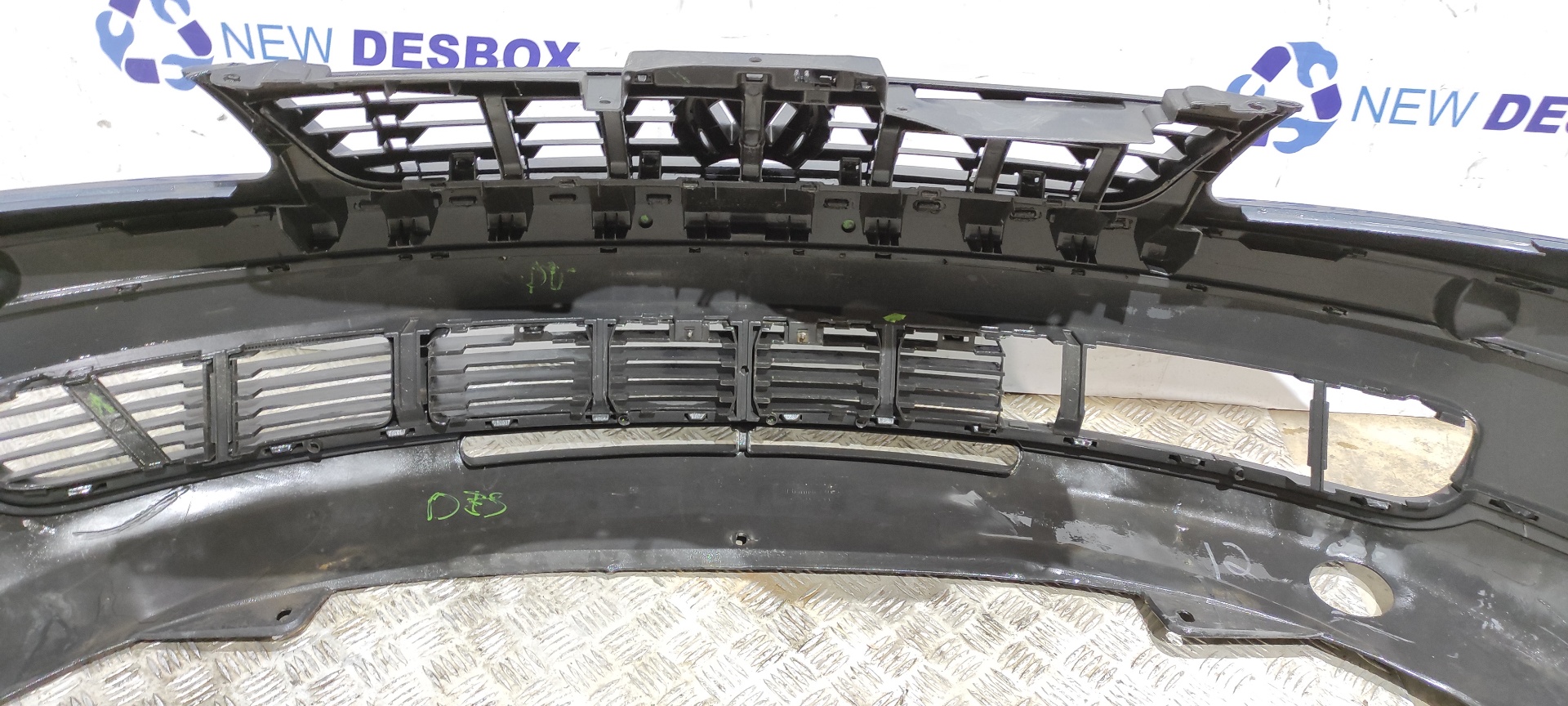 PARAGOLPES DELANTERO VOLKSWAGEN PASSAT BERLINA (3B3) - vista 9