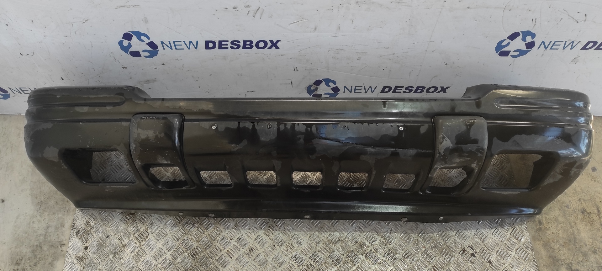 PARAGOLPES DELANTERO CHRYSLER JEEP CHEROKEE (J)