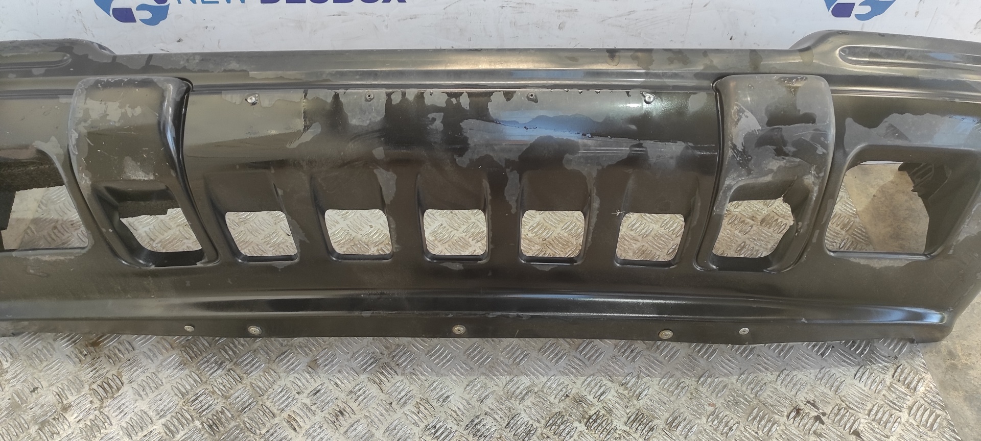 PARAGOLPES DELANTERO CHRYSLER JEEP CHEROKEE (J) - vista 9