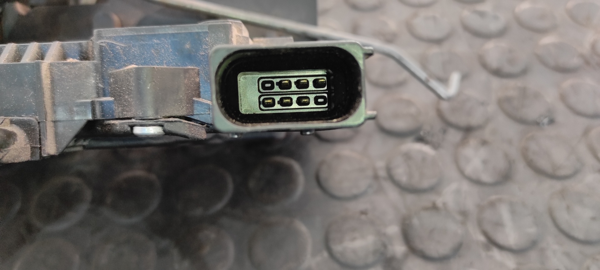 CERRADURA PUERTA DELANTERA DERECHA OPEL CORSA D - vista 4