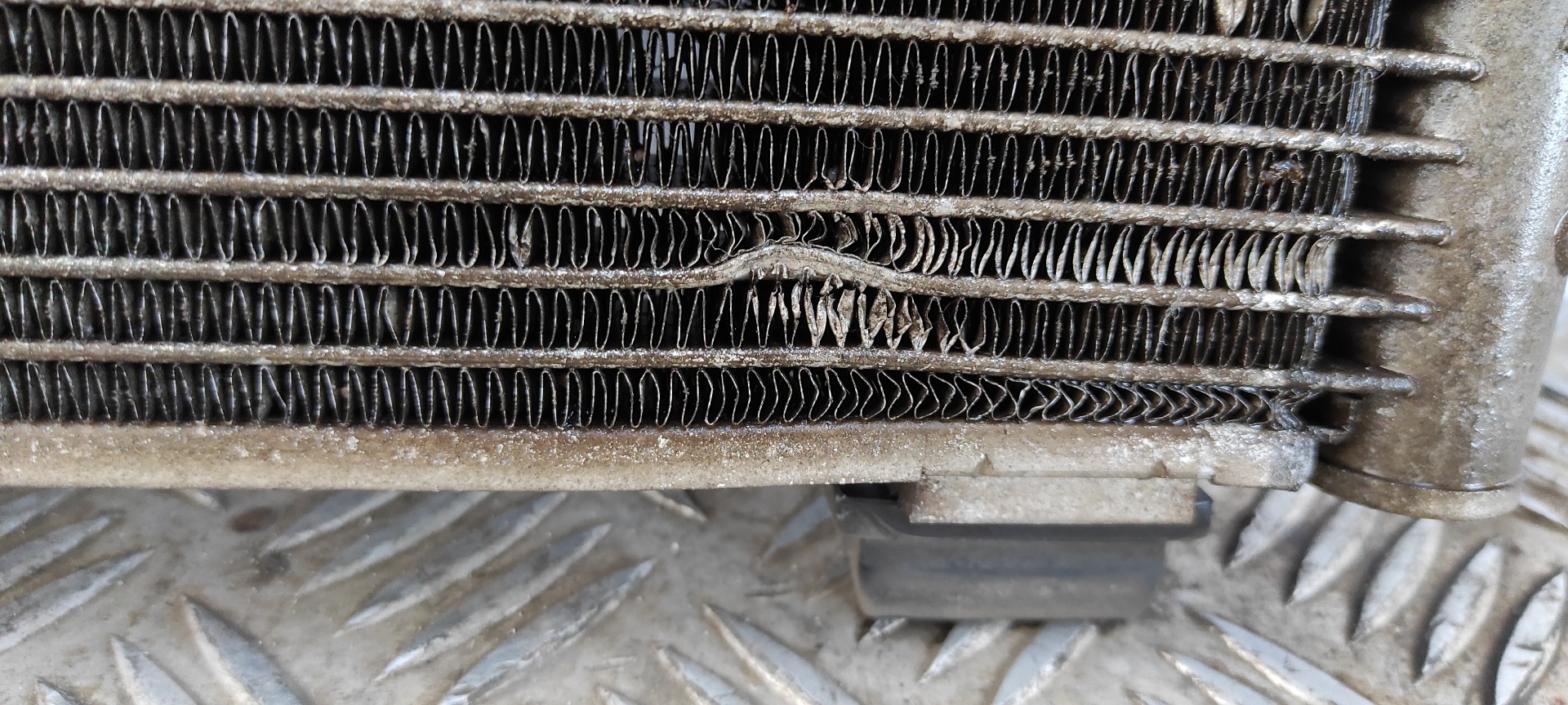 CONDENSADOR / RADIADOR  AIRE ACONDICIONADO SUZUKI IGNIS RM (MH) - vista 2