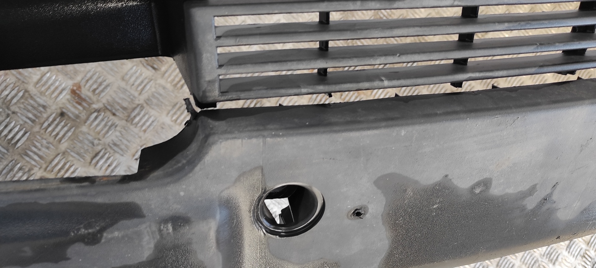 PARAGOLPES DELANTERO VOLKSWAGEN LT CAJA ABIERTA (MOD. 1997) - vista 11