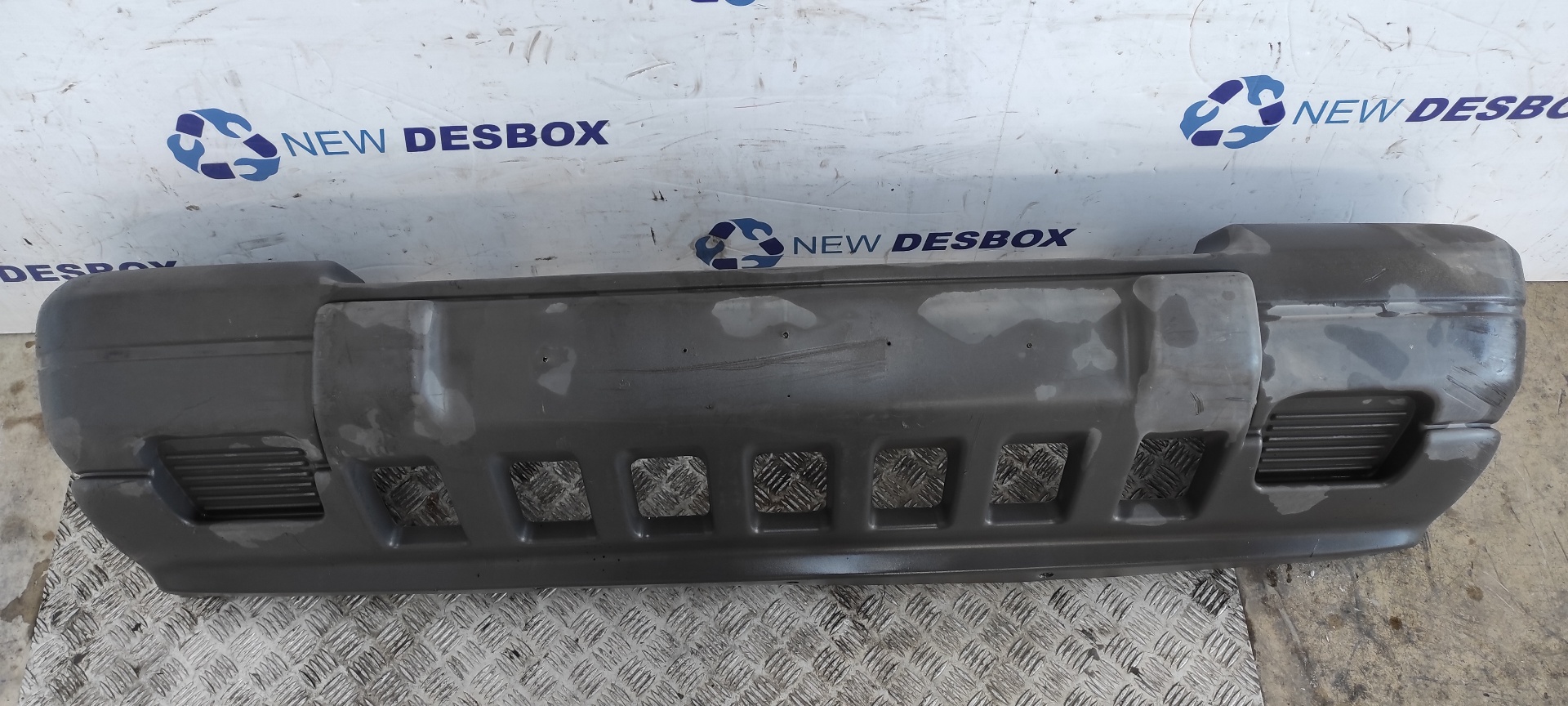 PARAGOLPES DELANTERO JEEP CHEROKEE (J)