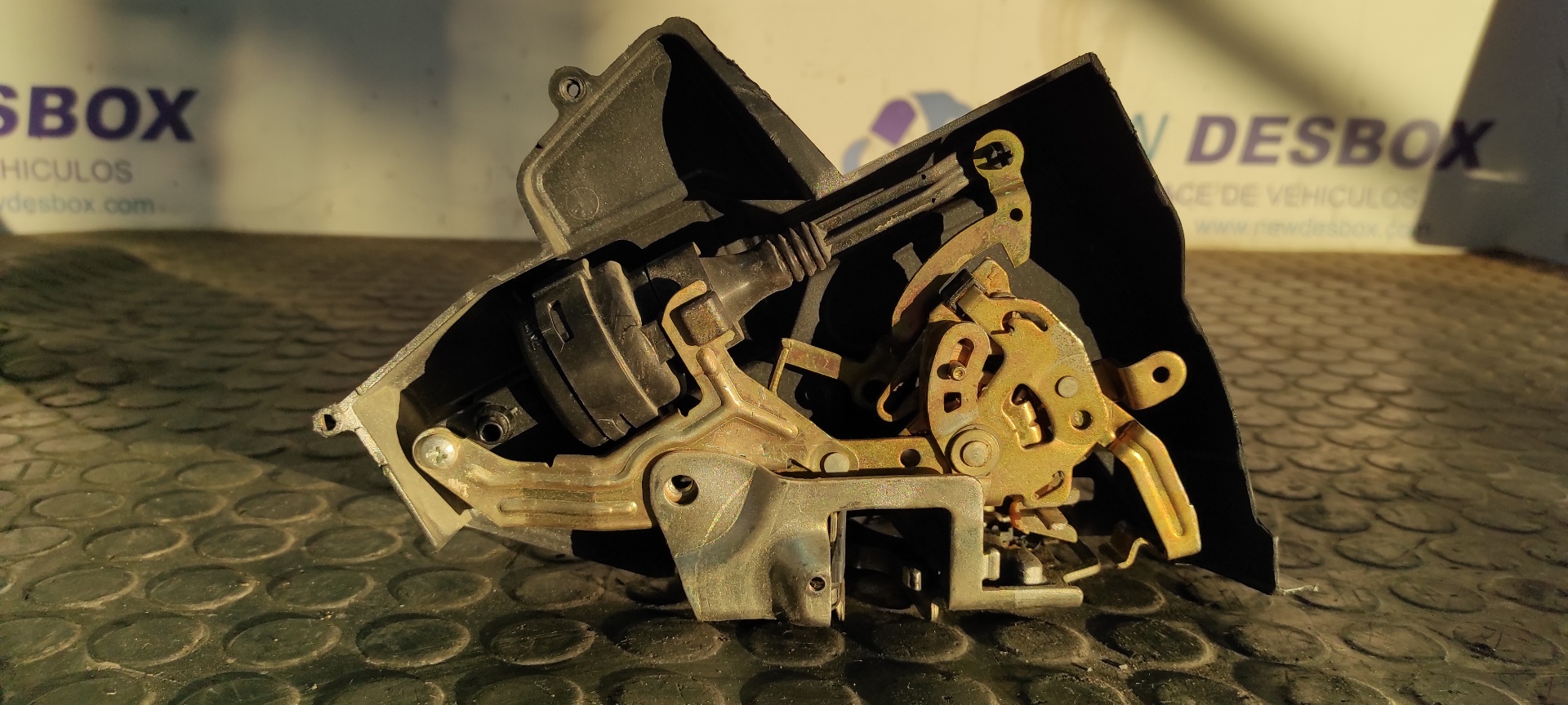 CERRADURA PUERTA TRASERA DERECHA MERCEDES-BENZ CLASE E (W210) BERLINA DIESEL