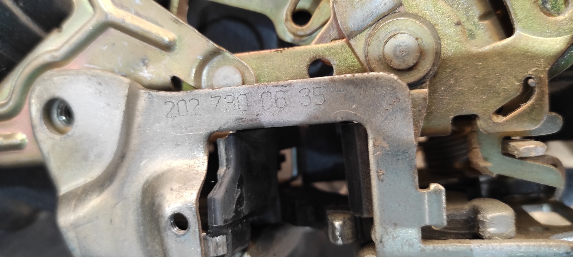 CERRADURA PUERTA TRASERA DERECHA MERCEDES-BENZ CLASE E (W210) BERLINA DIESEL - vista 3