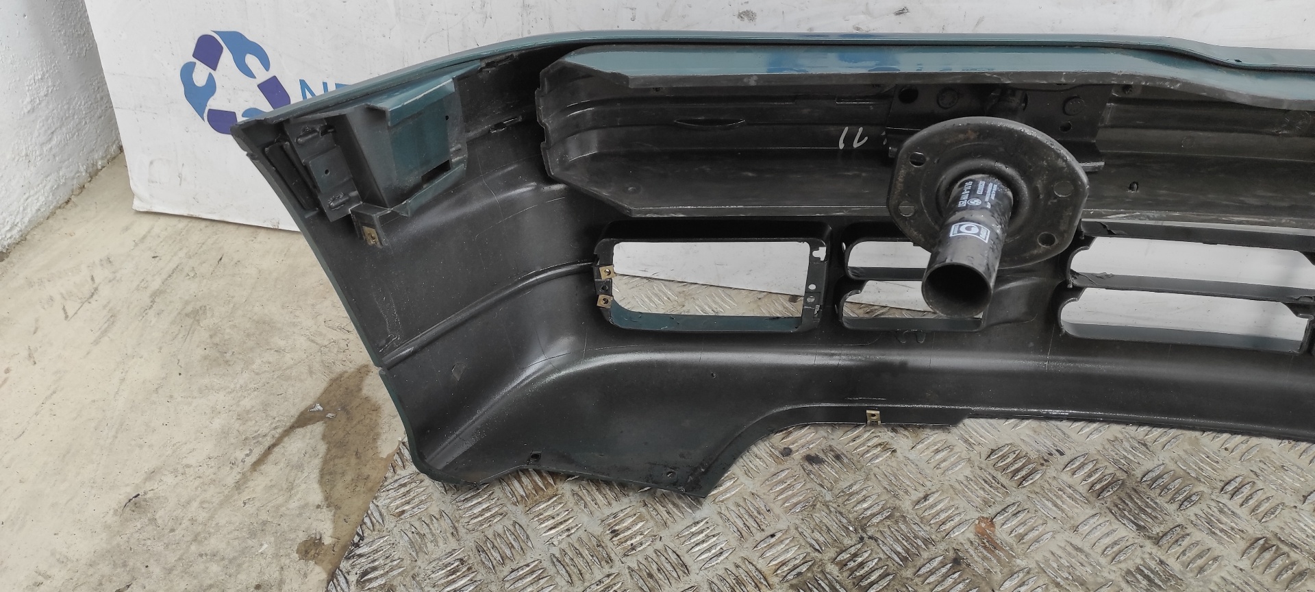 PARAGOLPES DELANTERO BMW SERIE 3 BERLINA (E36) - vista 7