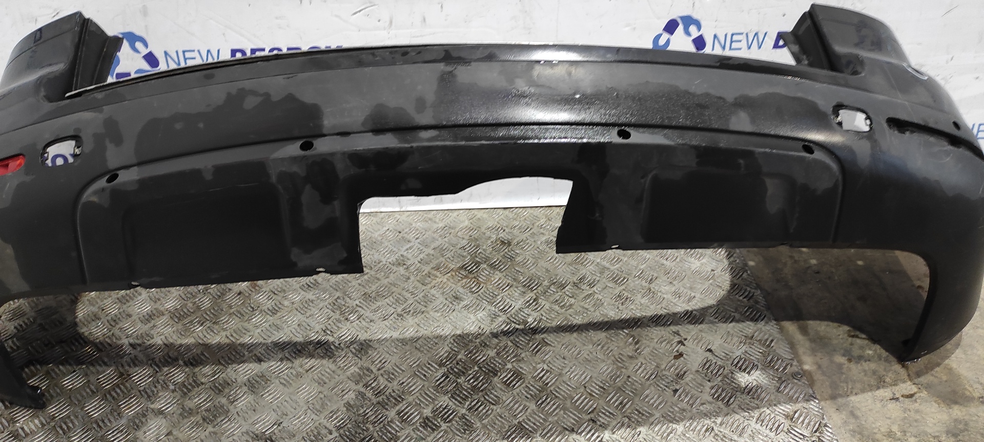 PARAGOLPES TRASERO VOLKSWAGEN TOUAREG (7LA) - vista 2