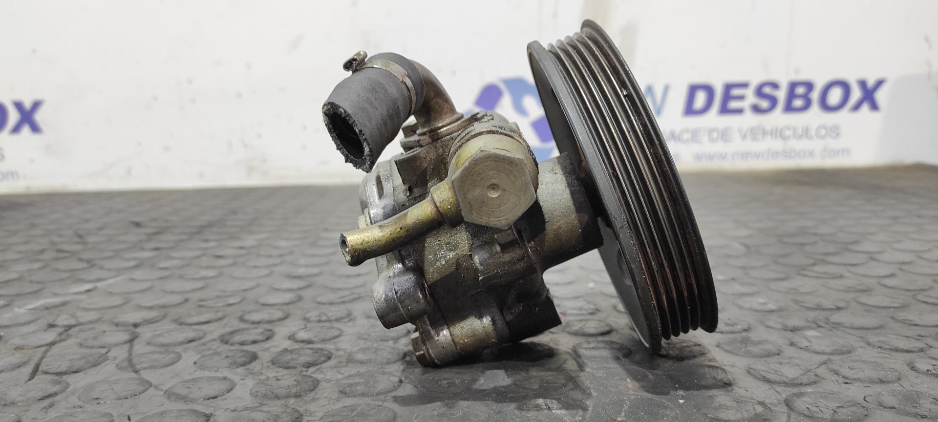 BOMBA DIRECCION VOLKSWAGEN PASSAT BERLINA (3B3) - vista 4