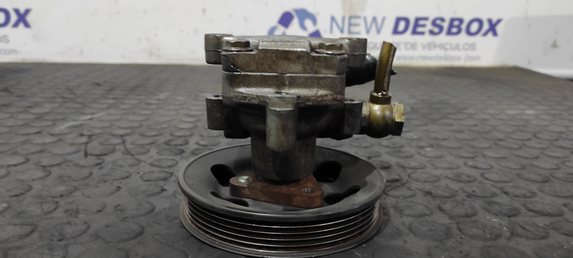 BOMBA DIRECCION VOLKSWAGEN PASSAT BERLINA (3B3) - vista 2