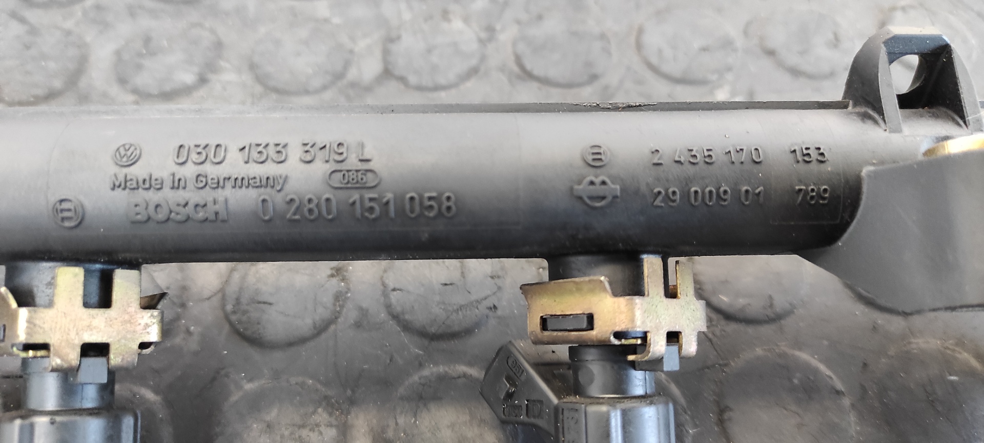 RAMPA INYECTORA VOLKSWAGEN POLO BERLINA (6N1) - vista 5