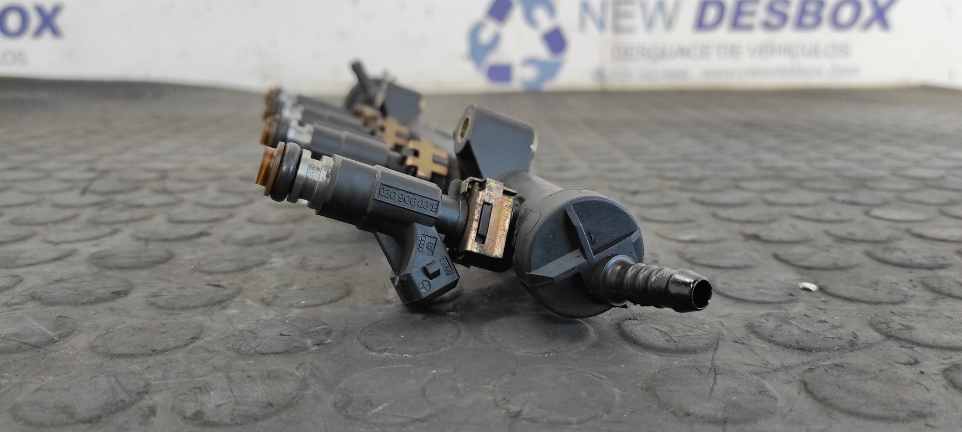 RAMPA INYECTORA VOLKSWAGEN POLO BERLINA (6N1) - vista 6