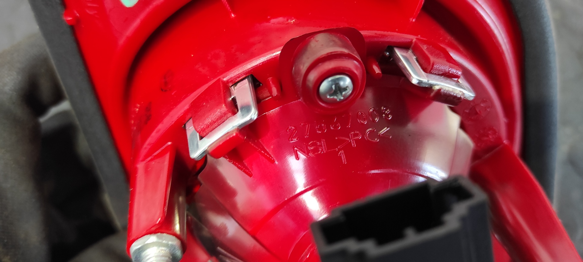 PILOTO PORTON IZQUIERDO VOLKSWAGEN PASSAT BERLINA (3C2) - vista 3