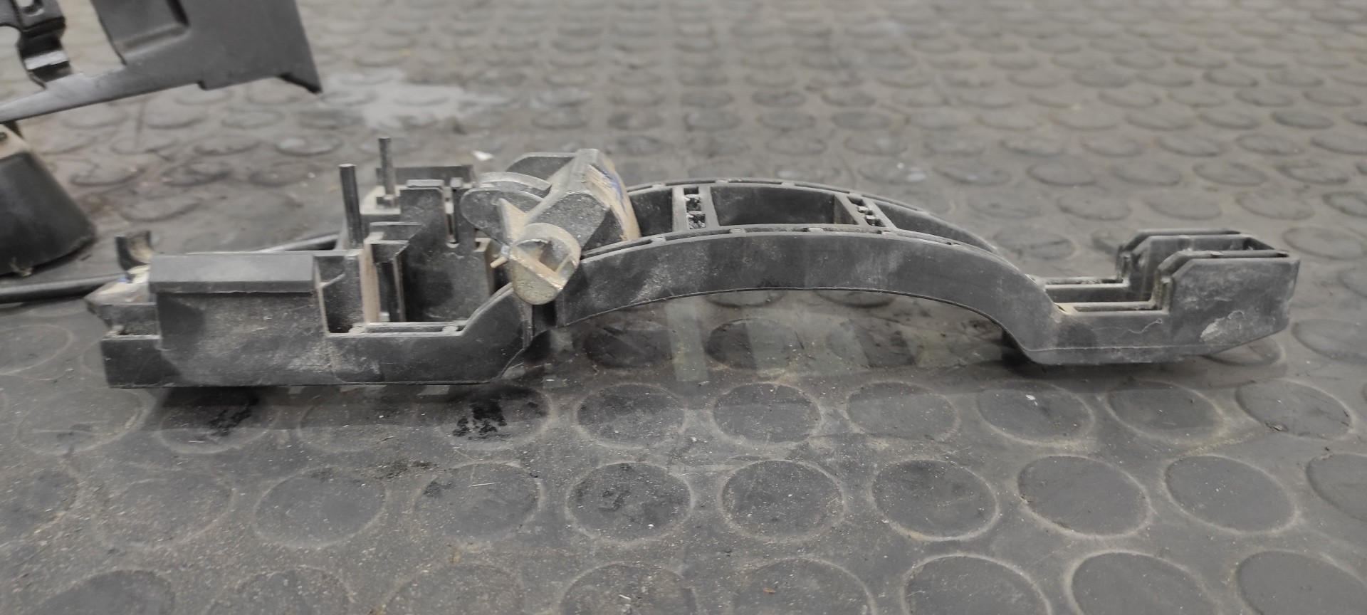 CERRADURA PUERTA DELANTERA IZQUIERDA FORD FOCUS BERLINA (CAP) - vista 2