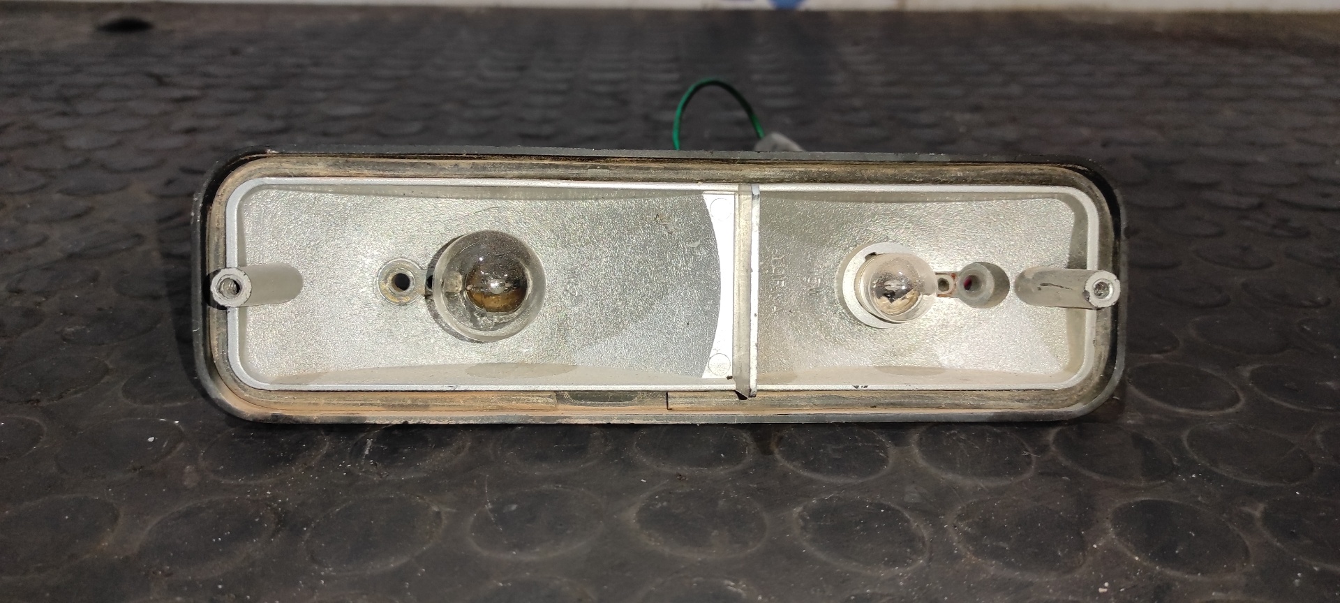 PILOTO DELANTERO DERECHO PEGASO SAVA  - vista 3