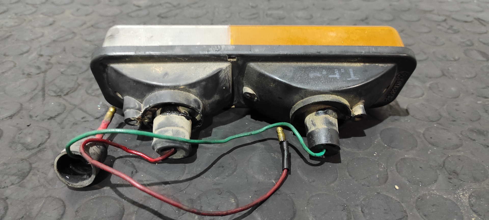 PILOTO DELANTERO DERECHO PEGASO SAVA  - vista 4