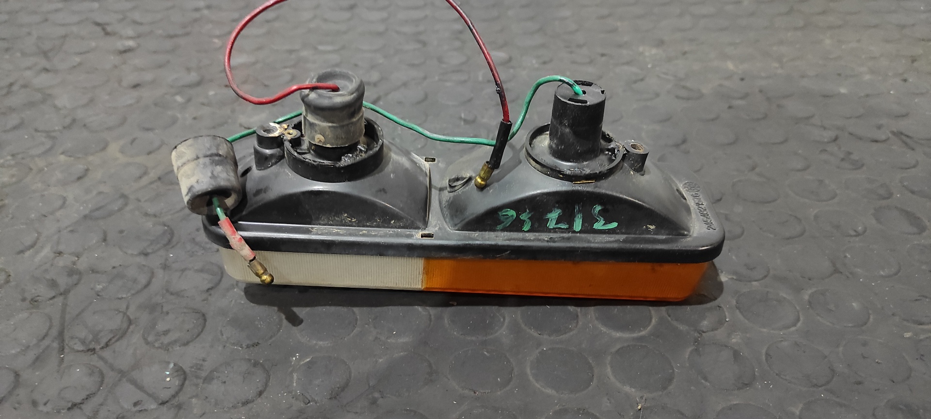 PILOTO DELANTERO DERECHO PEGASO SAVA  - vista 2