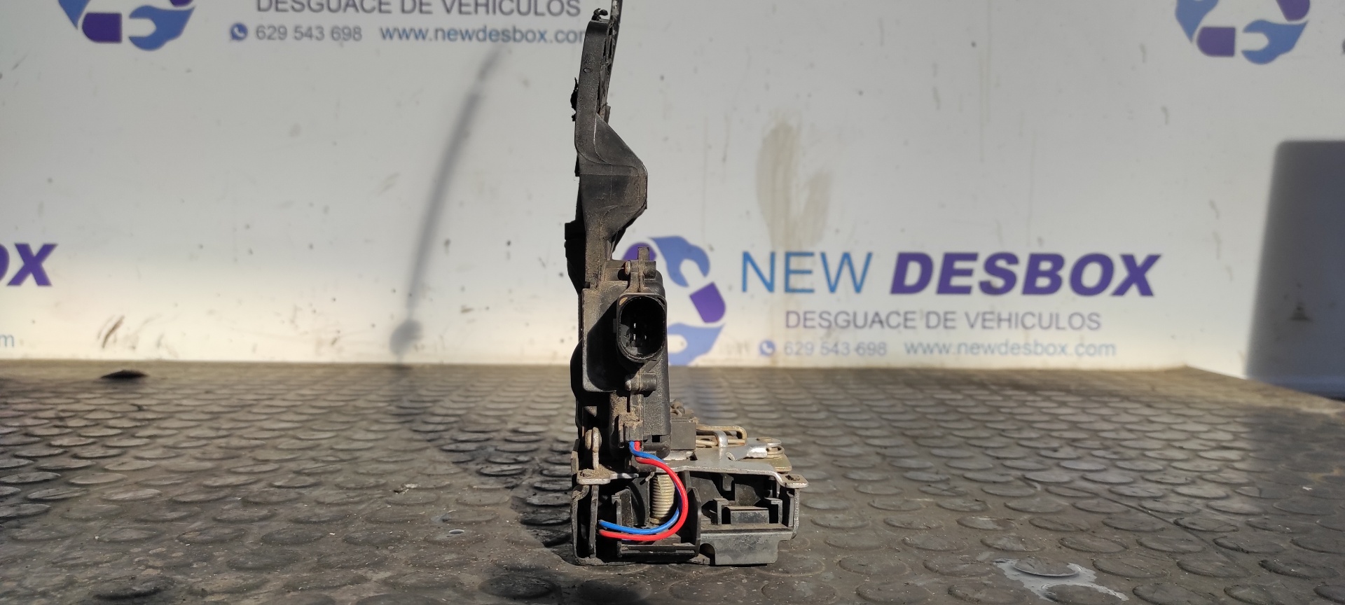 CERRADURA PUERTA TRASERA IZQUIERDA VOLKSWAGEN PASSAT BERLINA (3B2) - vista 4