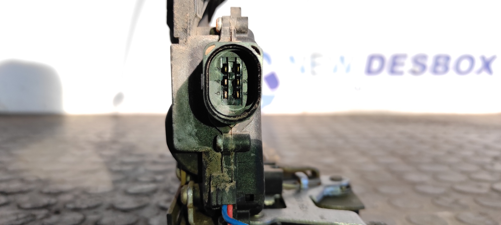 CERRADURA PUERTA TRASERA IZQUIERDA VOLKSWAGEN PASSAT BERLINA (3B2) - vista 2