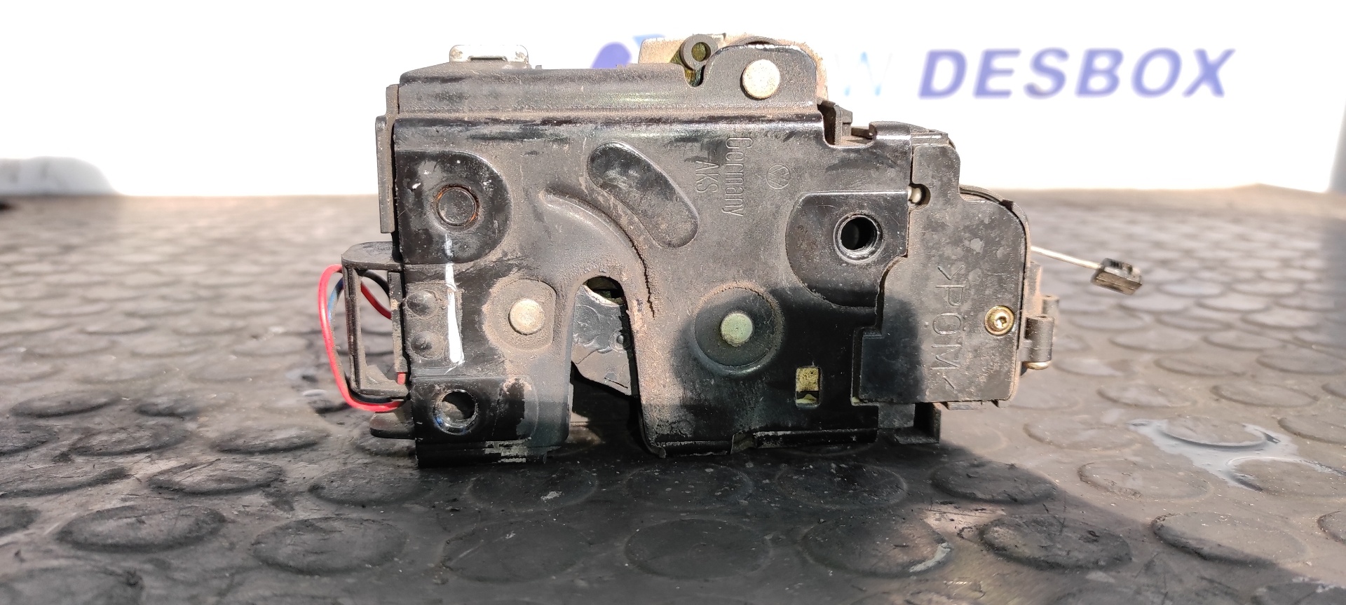 CERRADURA PUERTA TRASERA IZQUIERDA VOLKSWAGEN PASSAT BERLINA (3B2) - vista 3