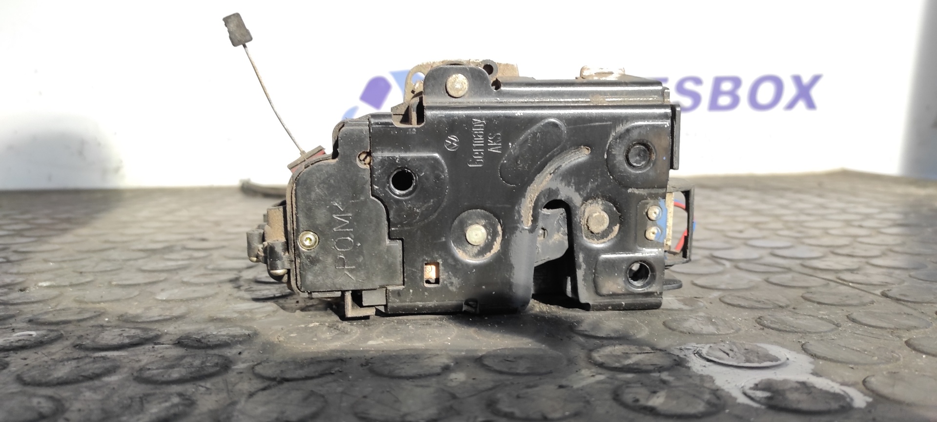 CERRADURA PUERTA DELANTERA DERECHA VOLKSWAGEN PASSAT BERLINA (3B2) - vista 2