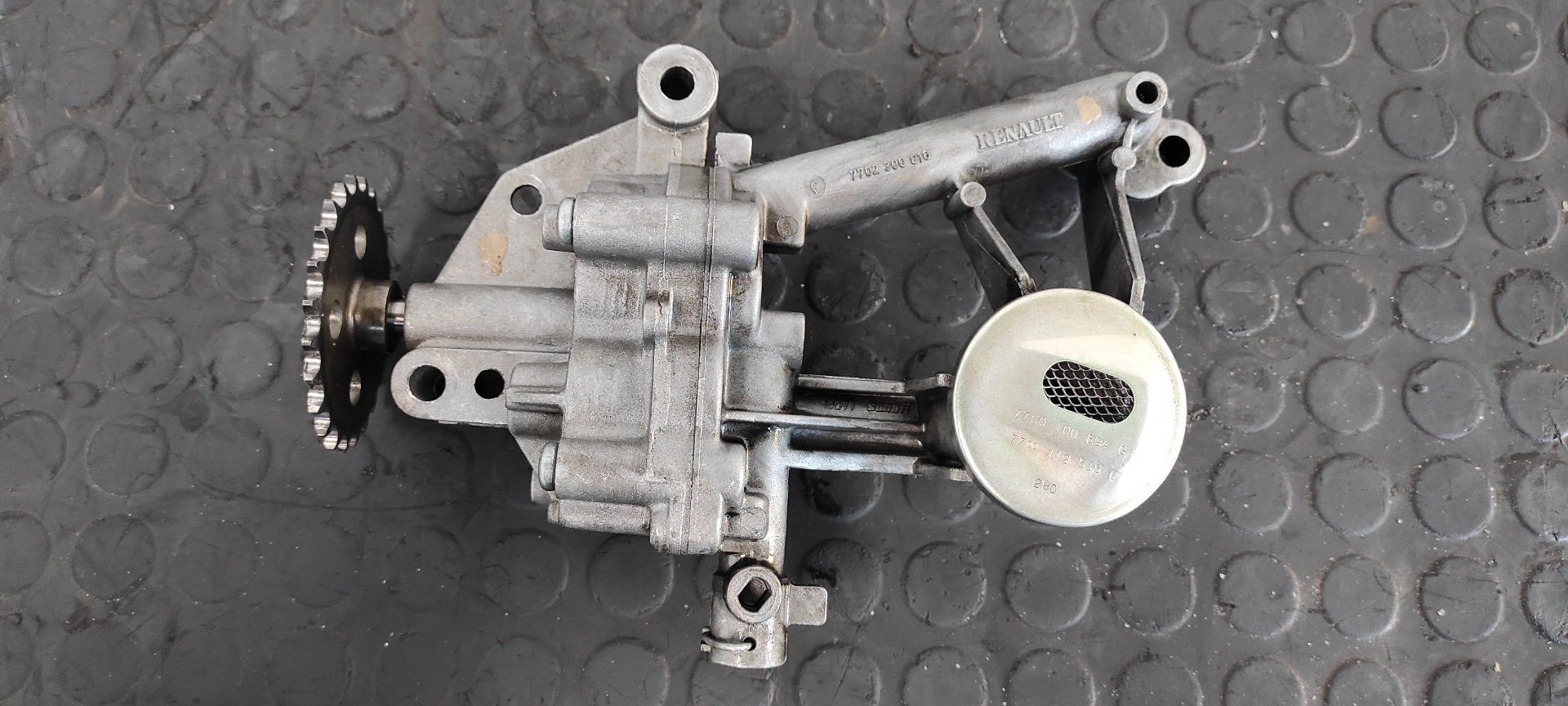 BOMBA ACEITE RENAULT MASTER DOBLE CABINE, CAJA ABIERTA/CHASIS