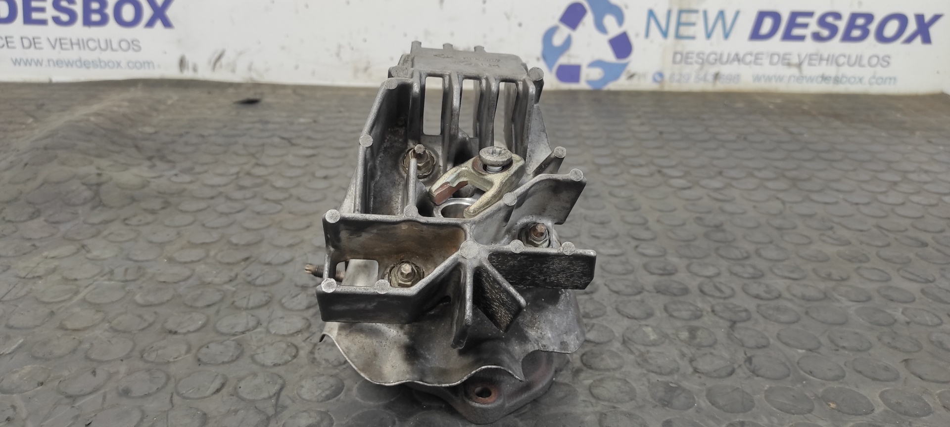 COLECTOR ESCAPE RENAULT MEGANE III BERLINA 5 P - vista 3