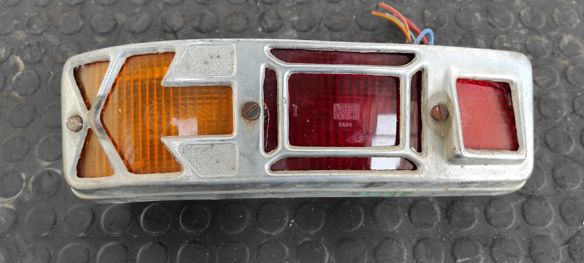 PILOTO TRASERO IZQUIERDO SEAT 127