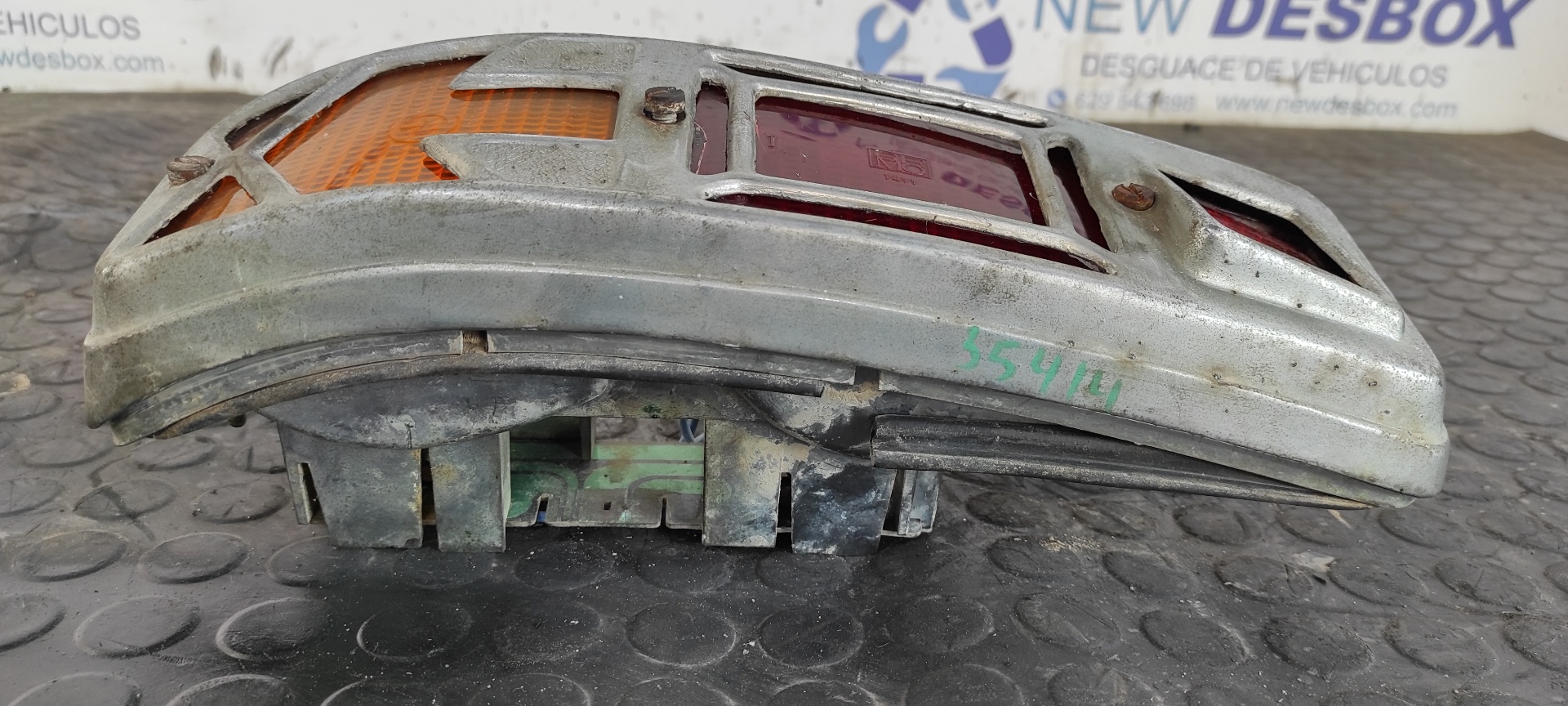 PILOTO TRASERO IZQUIERDO SEAT 127 - vista 12