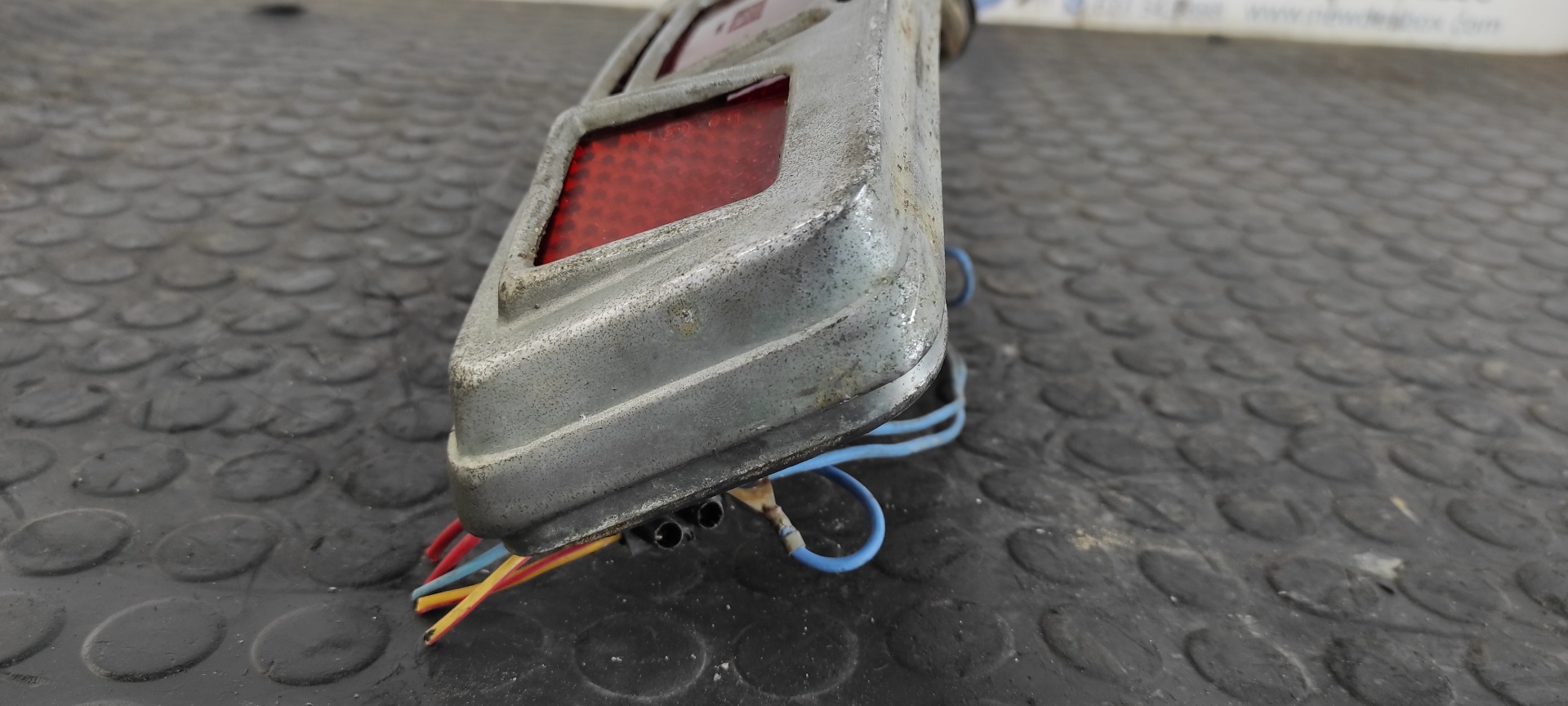 PILOTO TRASERO IZQUIERDO SEAT 127 - vista 9