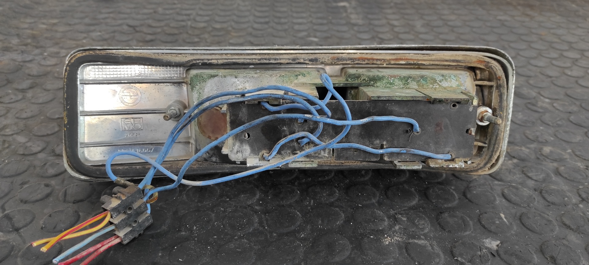 PILOTO TRASERO IZQUIERDO SEAT 127 - vista 7