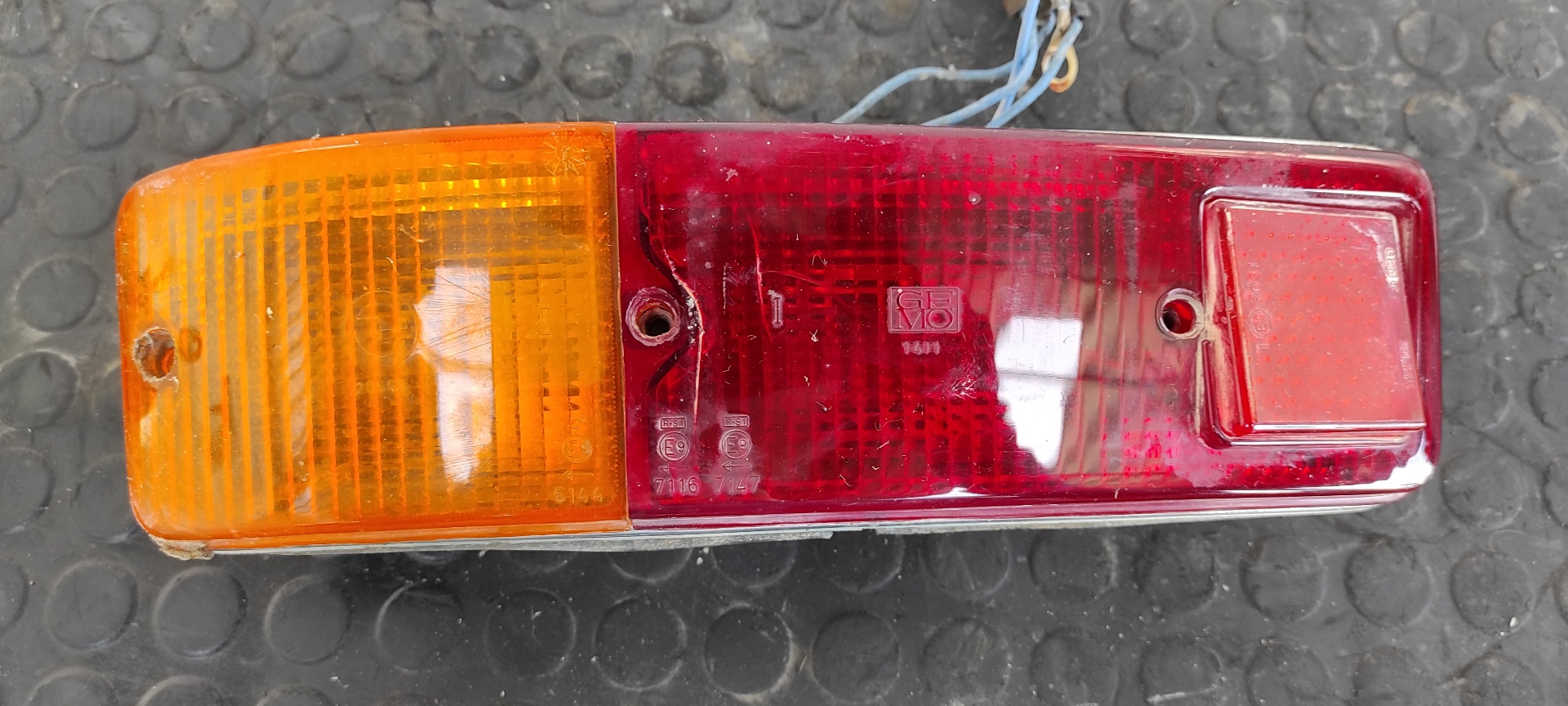 PILOTO TRASERO IZQUIERDO SEAT 127 - vista 11