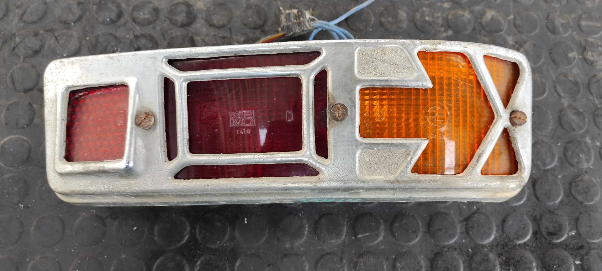 PILOTO TRASERO DERECHO SEAT 127