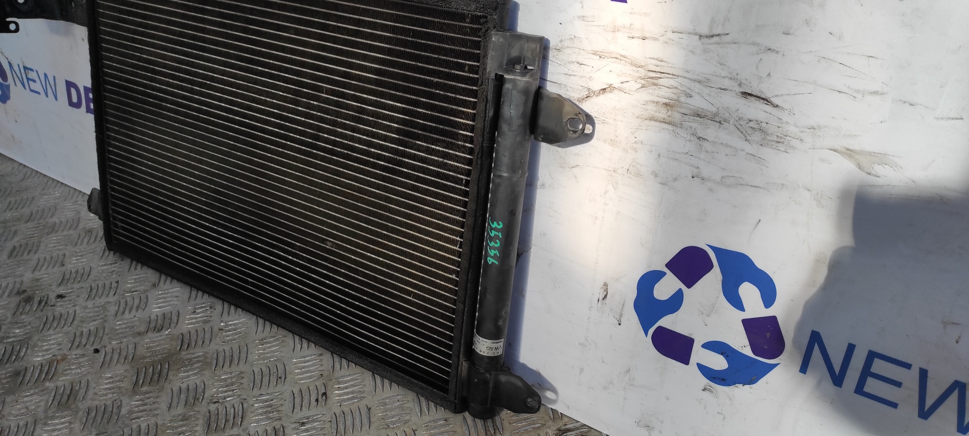 CONDENSADOR / RADIADOR  AIRE ACONDICIONADO AUDI A3 (8P) - vista 3