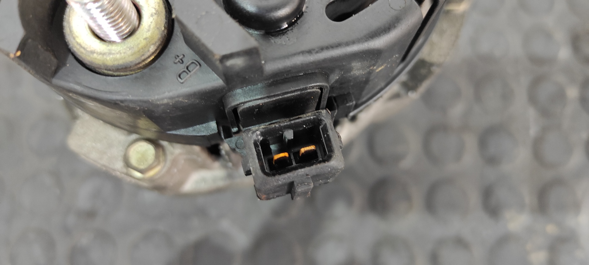 ALTERNADOR VOLKSWAGEN POLO BERLINA (6N1) - vista 3