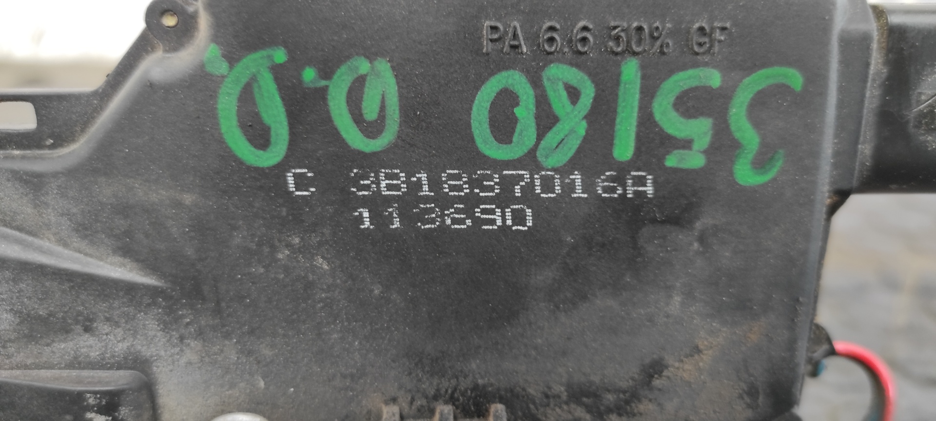 CERRADURA PUERTA DELANTERA DERECHA VOLKSWAGEN GOLF IV BERLINA (1J1) - vista 4