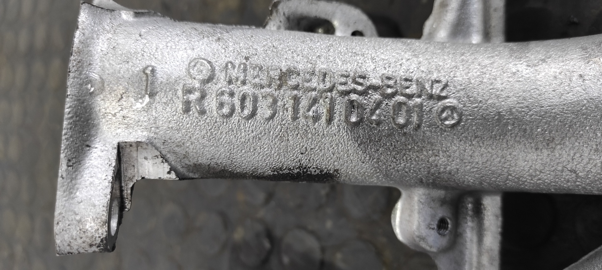 COLECTOR ADMISION MERCEDES-BENZ CLASE E (W124) - vista 2