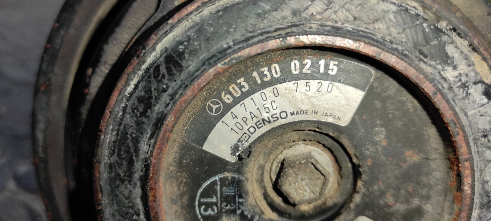 COMPRESOR AIRE ACONDICIONADO MERCEDES-BENZ CLASE E (W124) - vista 4