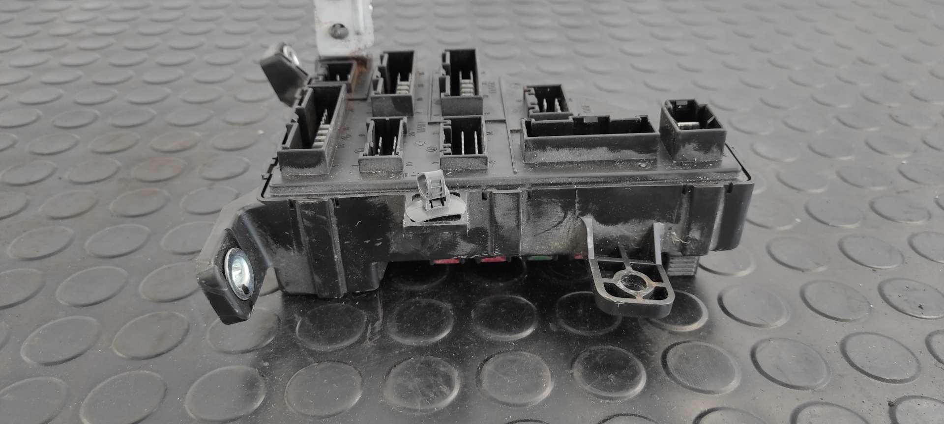 CAJA RELES / FUSIBLES KIA SPORTAGE - vista 4