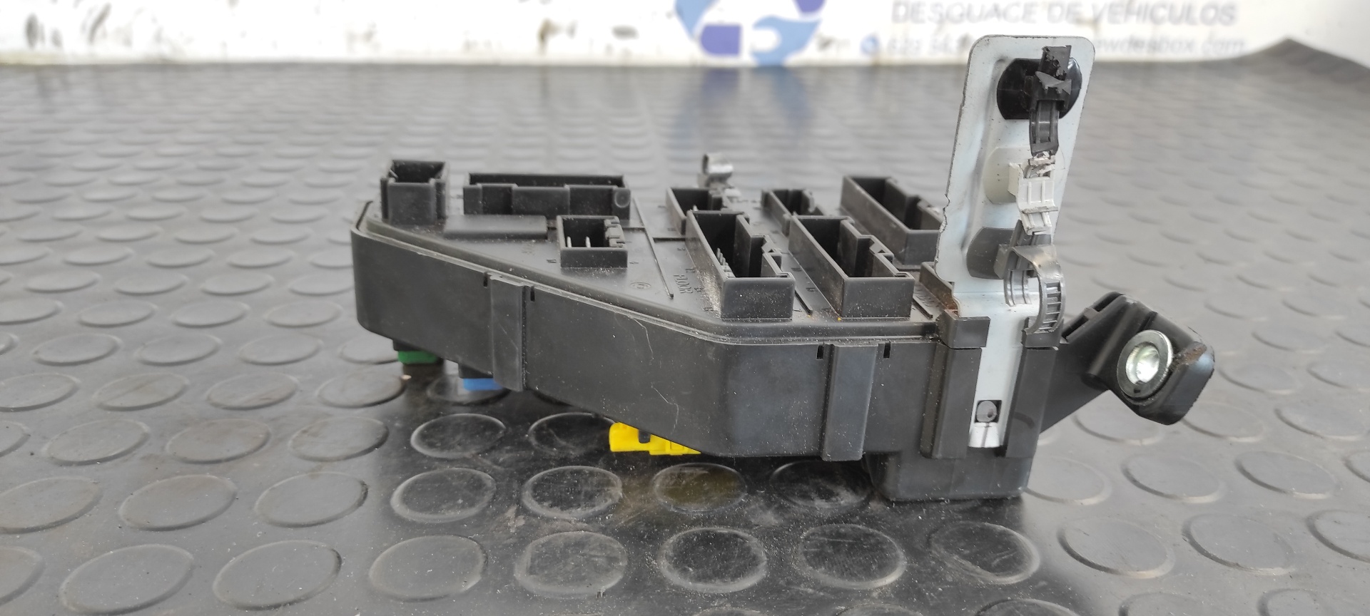 CAJA RELES / FUSIBLES KIA SPORTAGE - vista 6