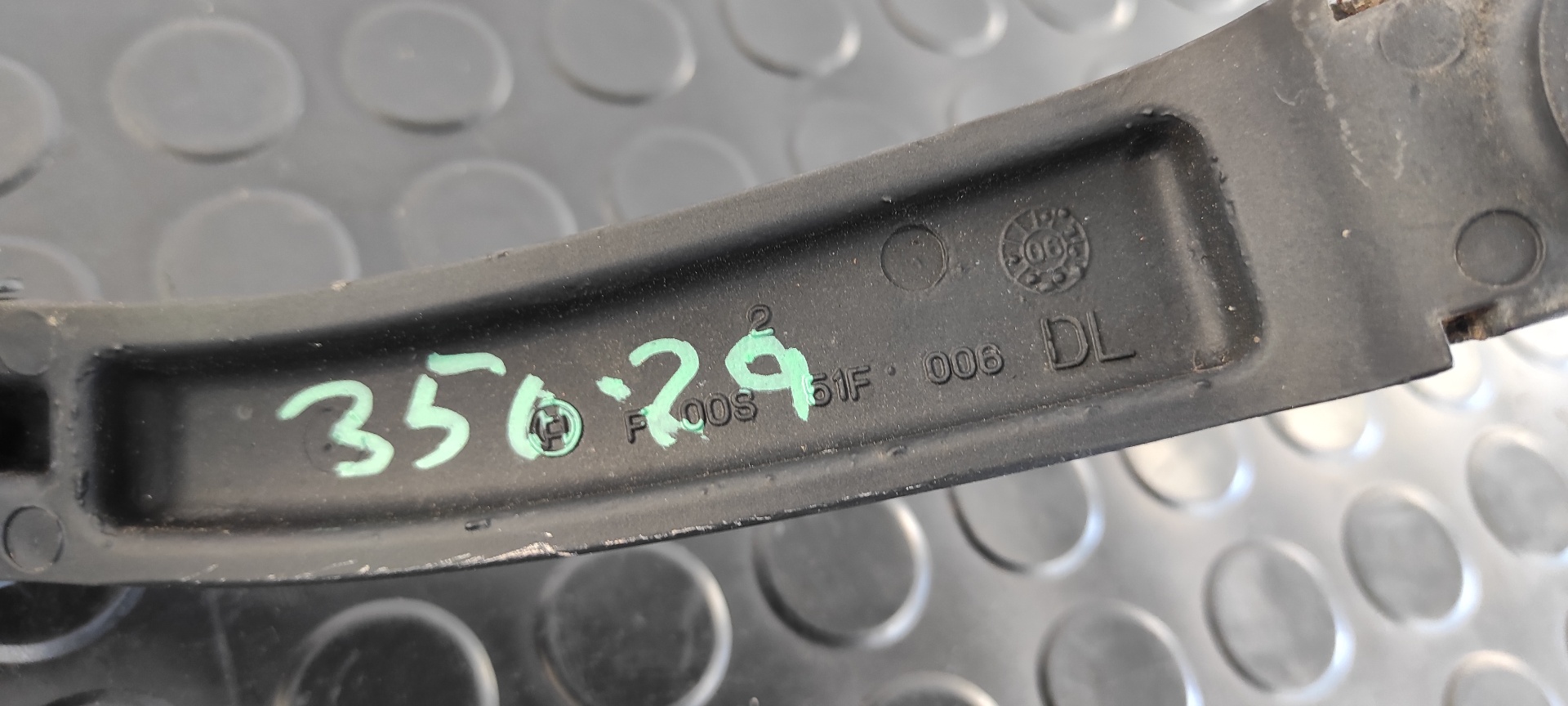 BRAZO LIMPIA DELANTERO IZQUIERDO KIA SPORTAGE - vista 3