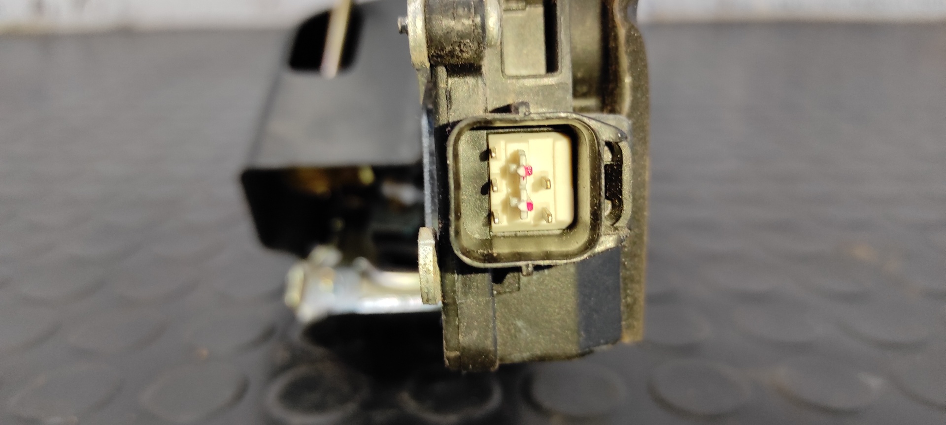 CERRADURA PUERTA TRASERA DERECHA KIA SPORTAGE - vista 3