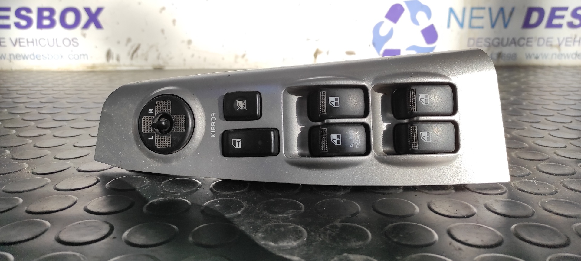 MANDO ELEVALUNAS DELANTERO IZQUIERDO KIA SPORTAGE