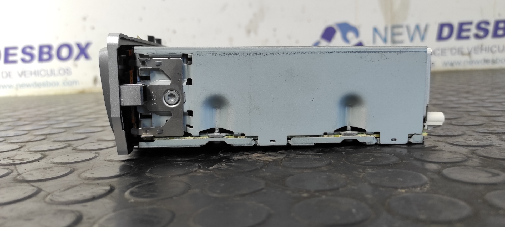 SISTEMA AUDIO / RADIO CD RENAULT MEGANE III BERLINA 5 P - vista 3