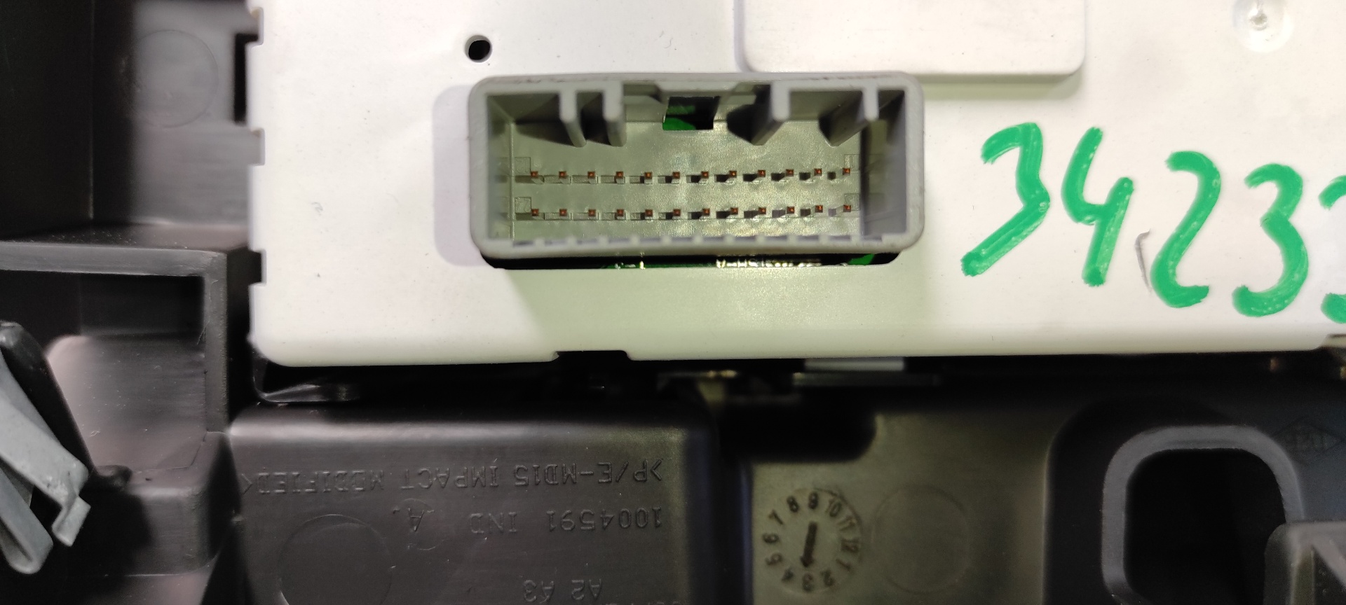 PANTALLA MULTIFUNCION RENAULT MEGANE III BERLINA 5 P - vista 2