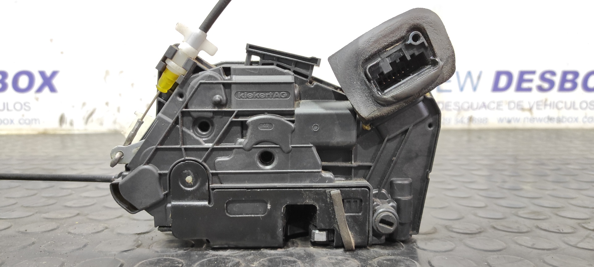 CERRADURA PUERTA TRASERA DERECHA VOLKSWAGEN POLO (6C1) - vista 4