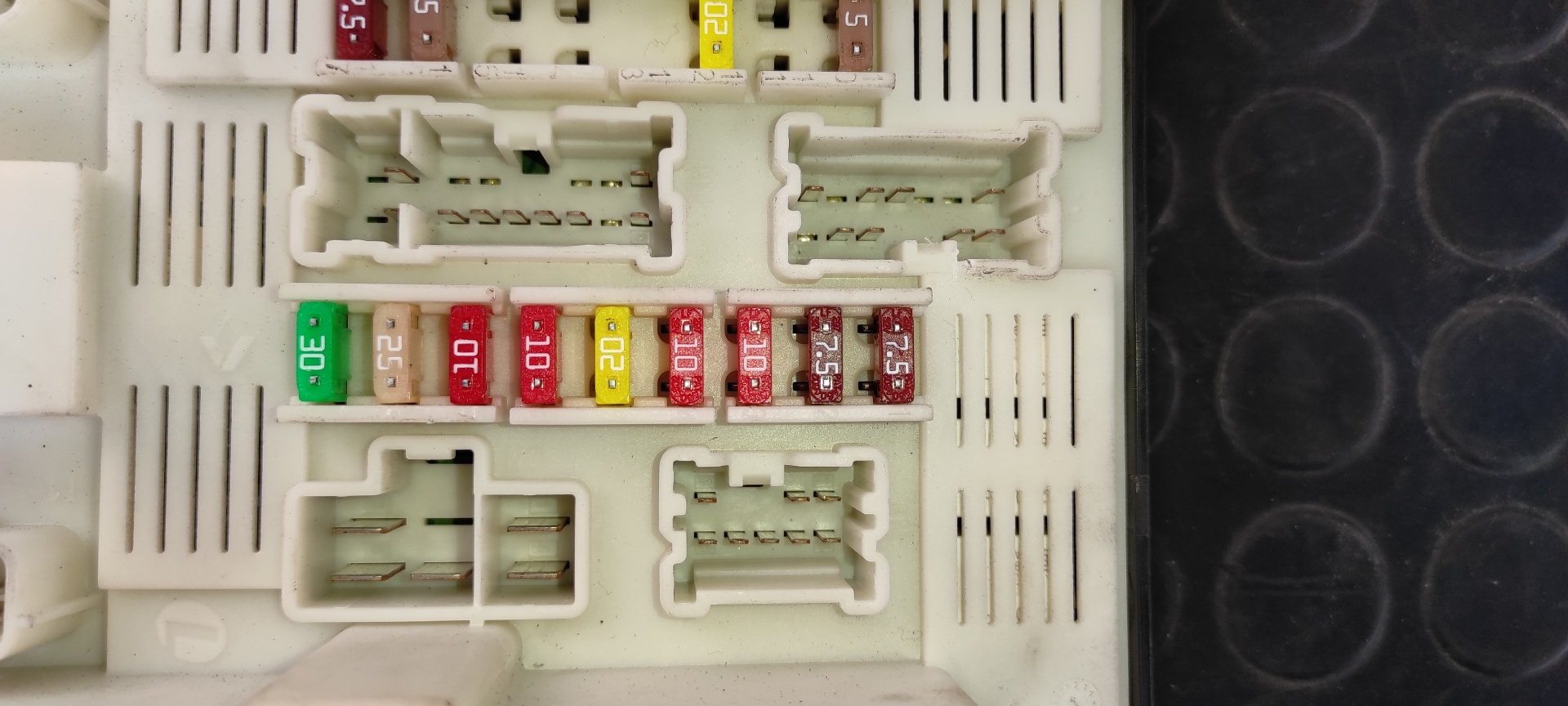 CAJA RELES / FUSIBLES OPEL MOVANO B KASTEN/COMBI - vista 3