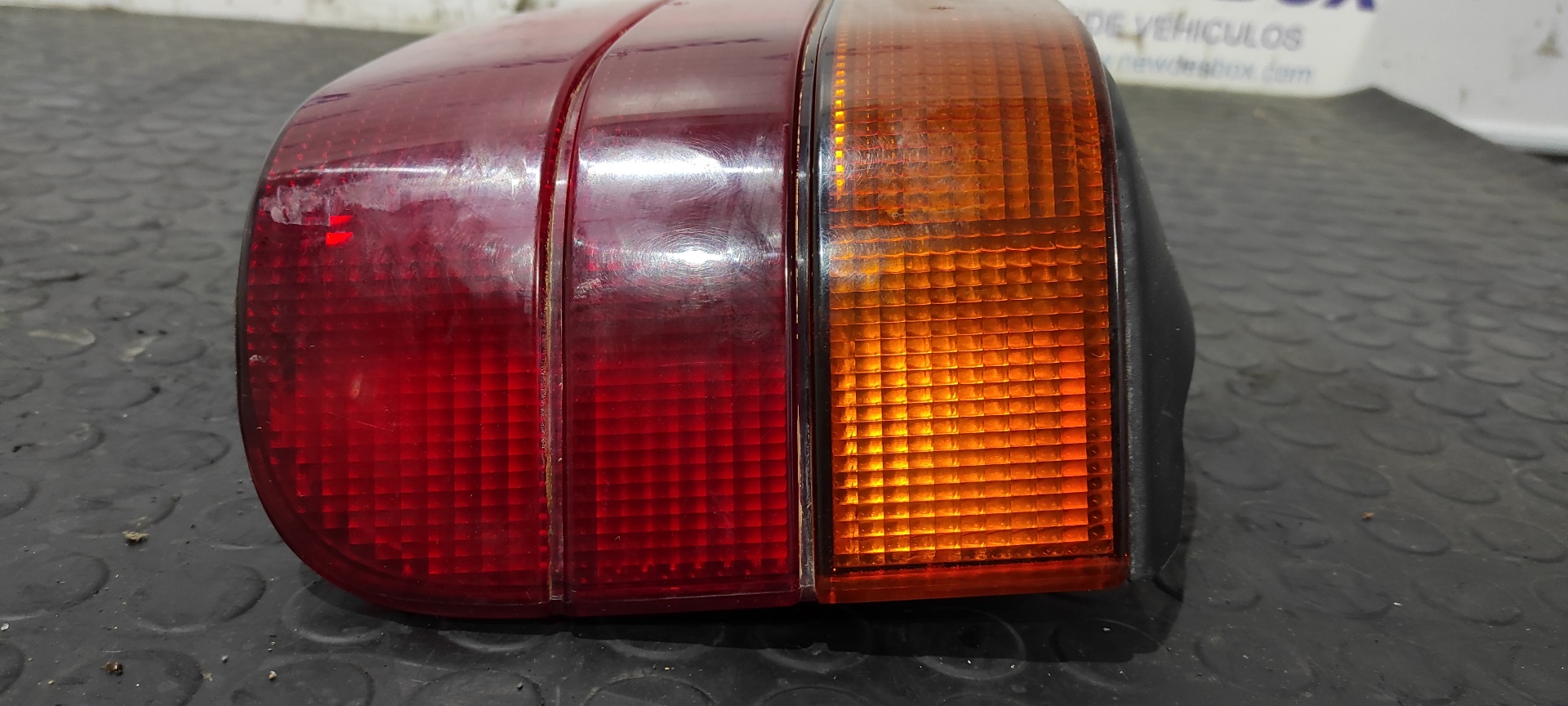 PILOTO TRASERO DERECHO BMW SERIE 3 BERLINA (E36) - vista 2